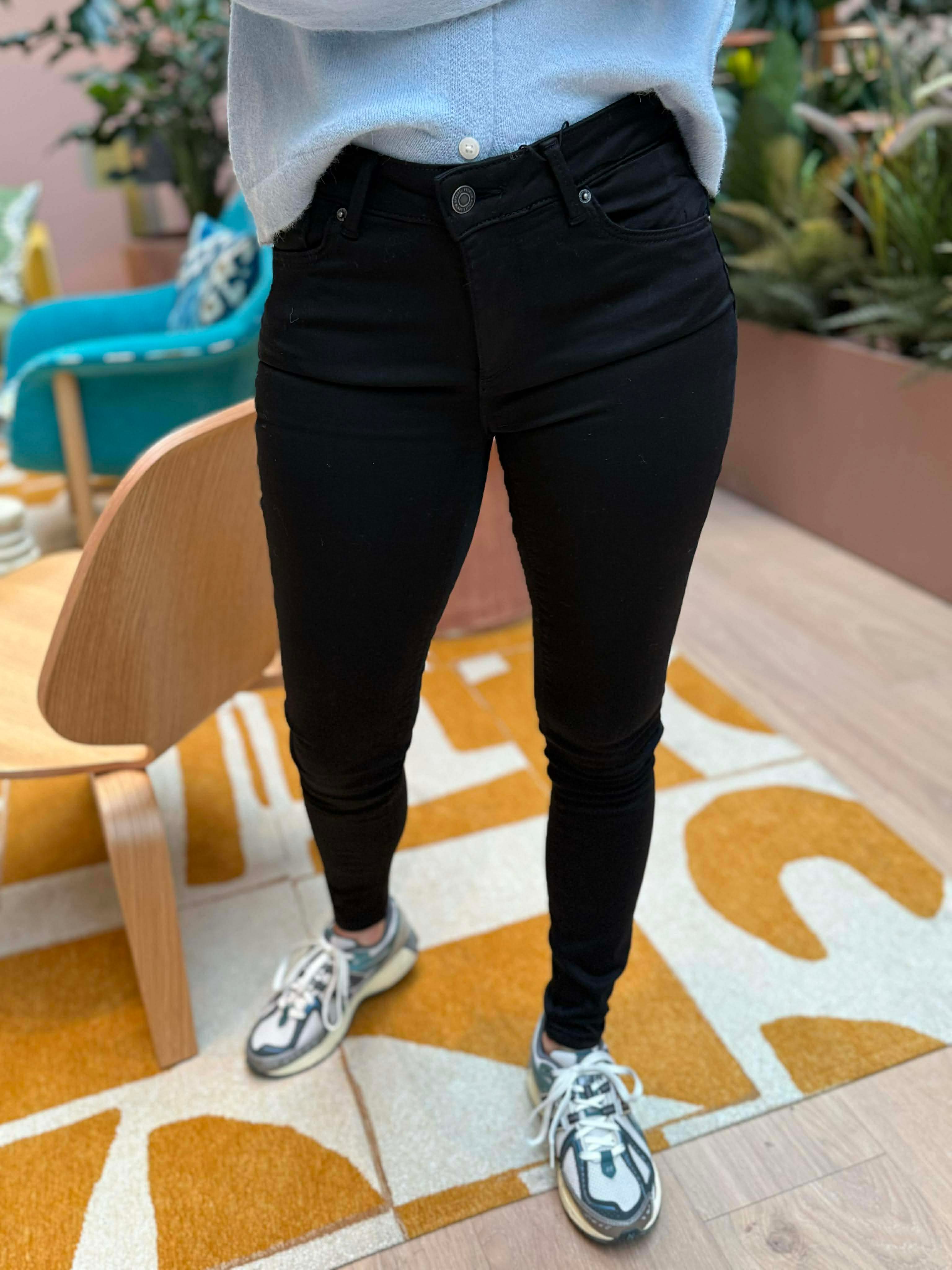 VMLUX Pants - STAY BLACK