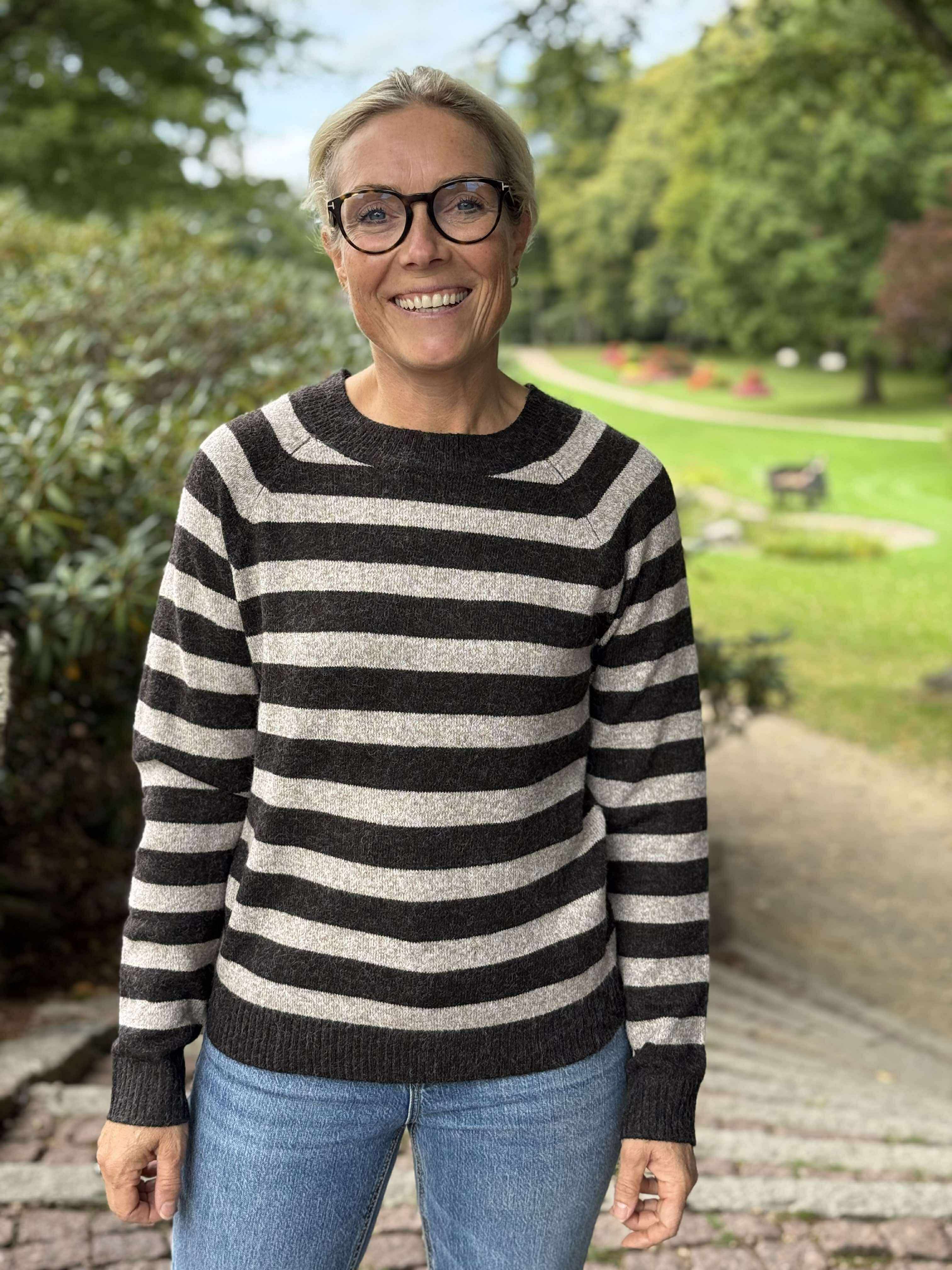 VMDOFFY Pullover - Chocolate Torte