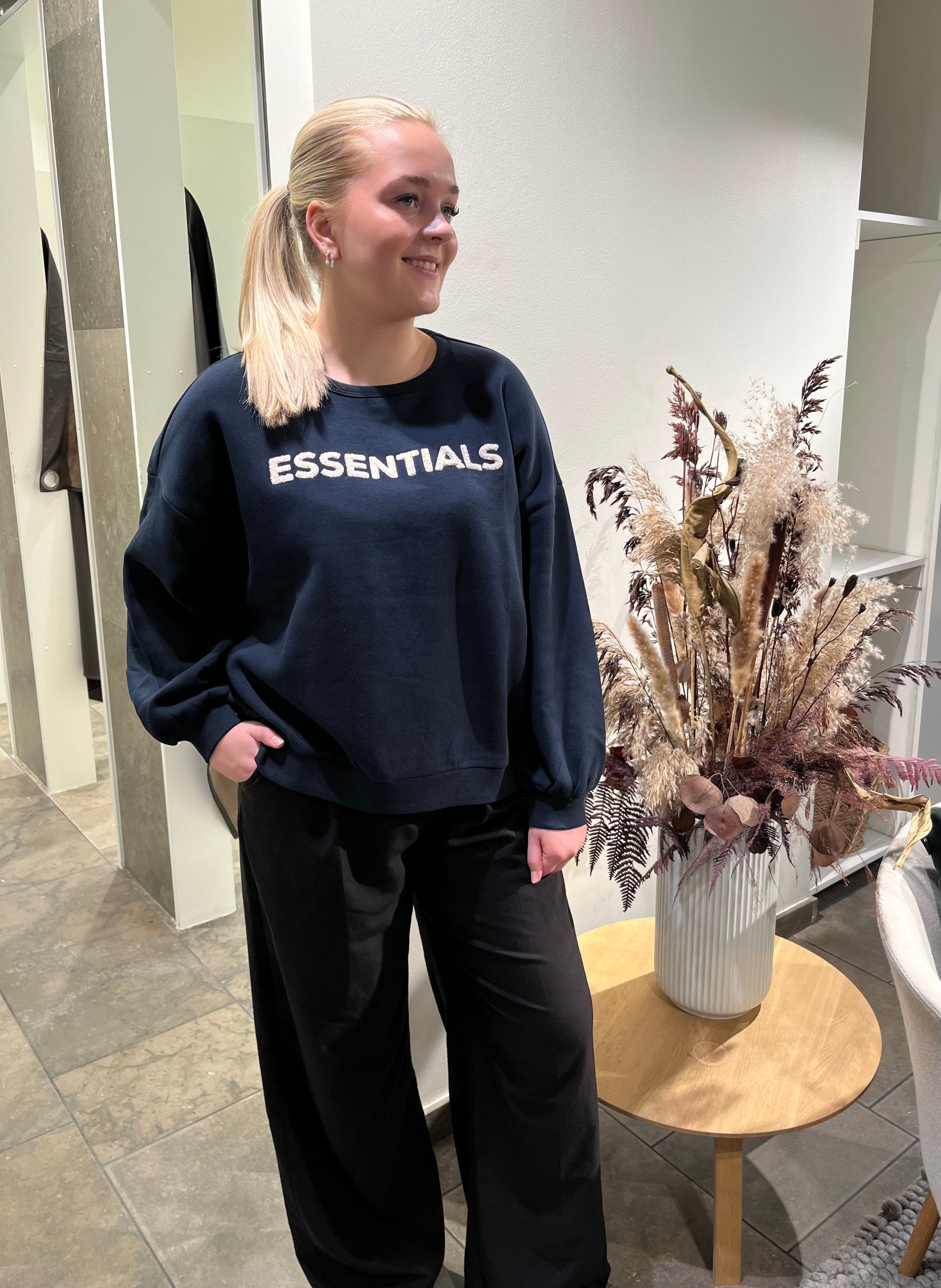 VMELINE Sweatshirt - Salute